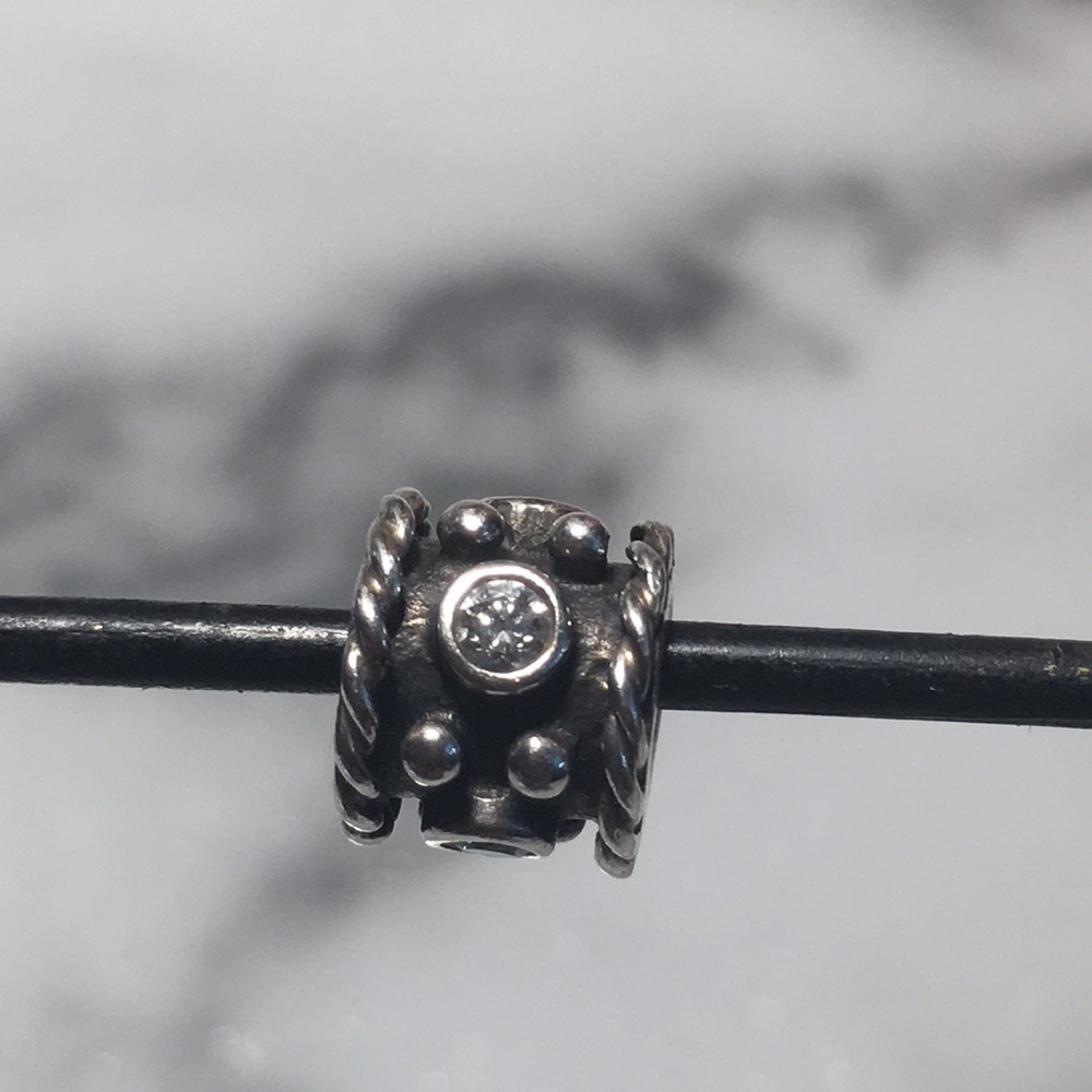 Authentic Pandora charm - Picture 2 of 3